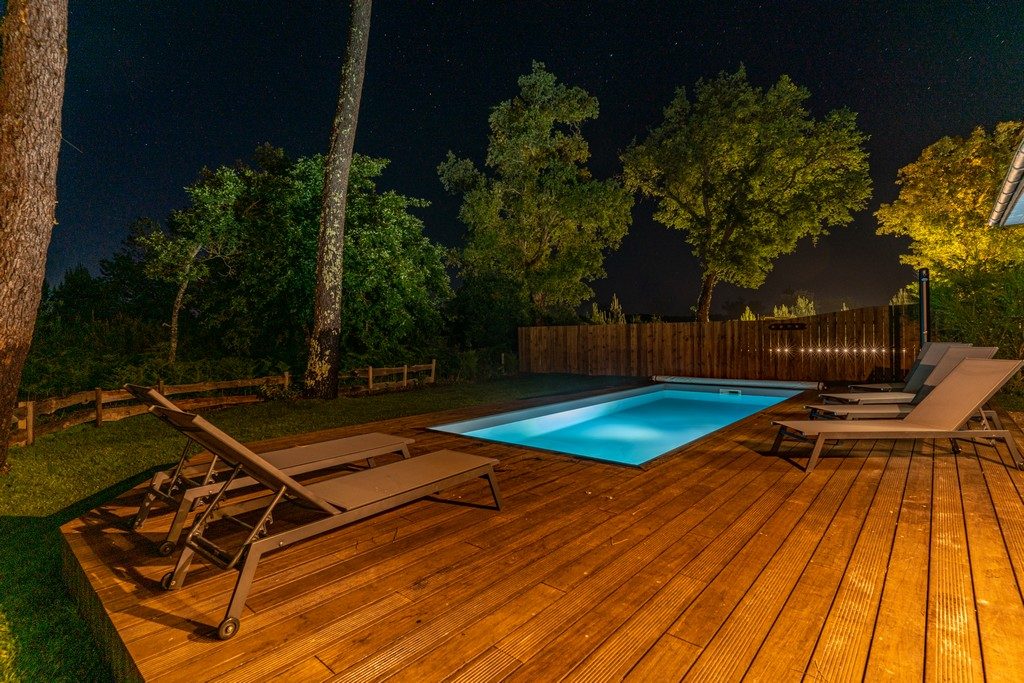 terrasse piscine de nuit-op
